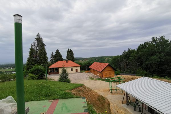 Lovska družina Artiče